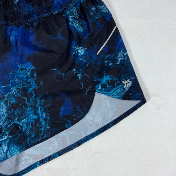 all in motion shorts - Picture 3 of 5